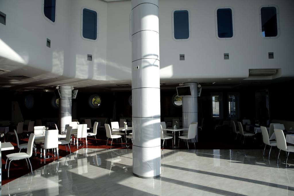 Porto Riva Hotel Zaporizhia Exterior foto