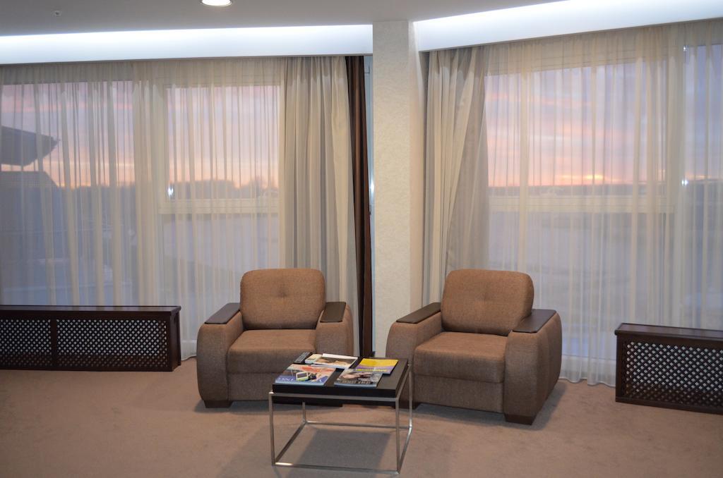 Porto Riva Hotel Zaporizhia Cameră foto